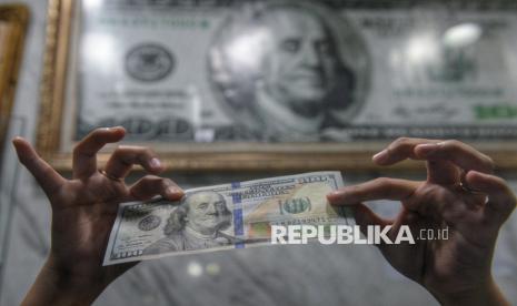 Rupiah Otewe ke Rp 18.000, BI Optimalkan Pembatasan Pembelian Dolar AS