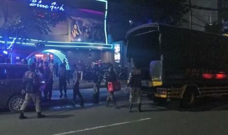 Tempat Hiburan Malam di Surabaya Digerebek Polda Jatim, Ini yang Diamankan