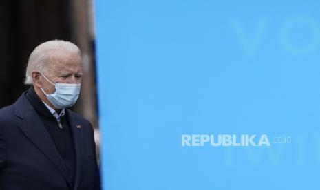 Presiden terpilih Joe Biden pergi setelah berbicara pada rapat umum untuk kandidat Demokrat Georgia untuk Senat AS Raphael Warnock dan Jon Ossoff, Selasa, 15 Desember 2020, di Atlanta.