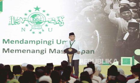 Presiden Joko Widodo (Jokowi), Rais Aam PBNU LH Miftachul Akhyar dan Ketum PBNU KH Yahya Cholil Staquf saat sambutan dan membuka Musyawarah Nasional Alim Ulama dan Konferensi Besar Nahdlatul Ulama (Munas dan Konbes NU) 2023 di Pondok Pesantren Al Hamid, Cilangkap, Jakarta Timur, Senin (18/9/2023). 