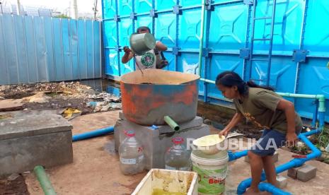 Aktivitas warga yang menghuni Kampung Susun Bayam di Kelurahan Papanggo. Pj Gubernur Heru Budi sebut rusun baru untuk warga Kampung Bayam dibangun tahun depan