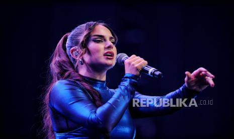 Penyanyi Joanna Levesque alias Jojo tampil dalam panggung Jakarta International BNI Java Jazz Festival 2022 di JIExpo Kemayoran, Jakarta, Jumat (27/5/2022). Jojo mejadi salah satu penampil utama di Java Jazz 2022. Ia tampil sebagai bintang tamu di pertunjukan spesial panggung BNI.  