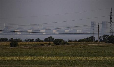 Sebuah rudal Rusia jatuh di dekat pembangkit listrik tenaga nuklir di wilayah Mykolaiv, selatan Ukraina