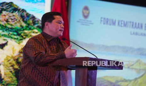 Menteri BUMN Erick Thohir yang juga Pejabat interim Menkomarives menghadiri Forum Kemitraan Bisnis Indonesia-RRT ke-4 di Hotel Meruorah, Lab. Bajo, Selasa (5/12/2023). 