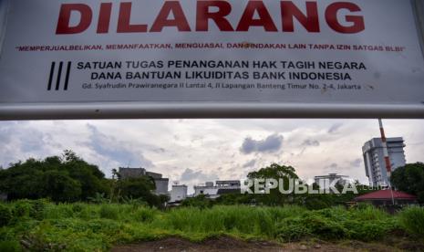 Suasana aset tanah milik obligor BLBI yang berada dikawasan Jalan Teuku Cik Ditiro, Medan Polonia, Kota Medan, Sumatra Utara, Kamis (2/9/2021). Satuan Tugas Penanganan Hak Tagih Negara Dana Bantuan Likuiditas Bank Indonesia (BLBI) menyita aset milik obligor BLBI berupa 49 bidang lahan seluas 5.291.200 meter persegi di Medan, Pekanbaru, Tangerang, dan Bogor yang merupakan bagian dari pemulihan hak negara dari hak tagih piutang dana BLBI. 