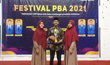 Santri Pesantren Modern Babun Najah Raih Juara Debat Bahasa Arab