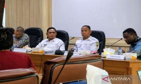 world-bank-bahas-tata-kelola-sampah-tpst-kertamukti-dengan-pemkab-bekasi