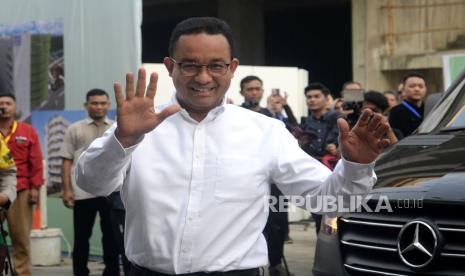 Bakal Calon Presiden Anies Baswedan saat tiba untuk menjalani pemeriksaan kesehatan di RSPAD Gatot Soebroto, Jakarta, sabtu (21/10/2023). KPU menyelenggarakan tes kesehatan bagi para kandidat capres dan cawapres pilpres 2024. Pasangan Anies-Muhaimin (AMIN) menjadi pasangan yang pertama menajalani tes kesehatan tersebut. tes kesehatan dimulai dari pagi hingga sore hari. 