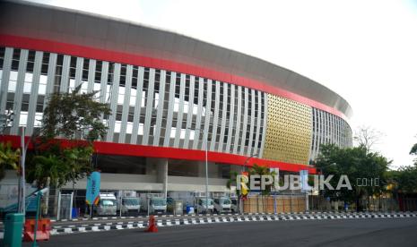 Kawasan Stadion Manahan steril dari pengunjung jelang Piala Dunia U17 di Surakarta, Jawa Tengah, Senin (30/10/2023). Komplek Stadion Manahan ditutup sementara untuk umum hingga 5 Desember mendatang untuk gelaran Piala Dunia Sepak Bola U17. Stadion Manahan akan digunakan untuk pertandingan Grup B yang berisi Spanyol, Mali, Kanada, dan Uzbekistan. Selain itu, nantinya juga akan dilangsungkan pertandingan perempat final, semi final, dan final.