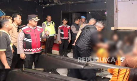 Kapolres Indramayu, AKBP M Fahri Siregar memimpin KRYD Skala Besar dan menemukan tempat hiburan malam  beroperasi di malam Ramadhan, Ahad (17/3/2024). 