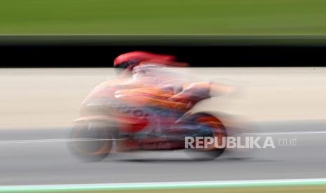 Pembalap Spanyol Marc Marquez dari Tim Repsol Honda beraksi selama sesi latihan bebas MotoGP Grand Prix Sepeda Motor Italia di sirkuit Mugello di Scarperia, Italia tengah, 27 Mei 2022. Grand Prix Sepeda Motor Italia akan berlangsung di sirkuit Mugello pada 29 Mei 2022.