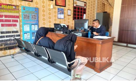 Anak yang mengaku mendapat ancaman pembunuhan didampingi keluarganya melapor ke Polres Tasikmalaya Kota, Jawa Barat, Senin (14/8/2023).