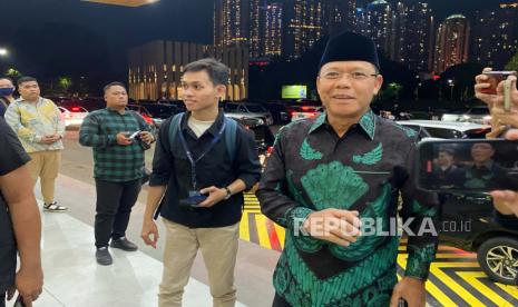 Pelaksana tugas (Plt) Ketua Umum Partai Persatuan Pembangunan (PPP), Muhammad Mardiono menghadiri acara halal bihalal Partai Golkar, di Kantor DPP Partai Golkar, Jakarta, Senin (15/4/2024) malam. 