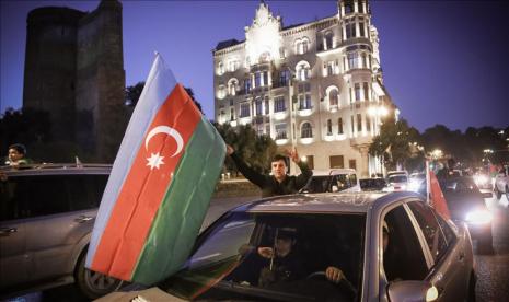 Warga Azerbaijan yang terusir dari Shusha, yang diduduki Armenia selama lebih dari 28 tahun, sangat senang setelah tanah air mereka telah dibebaskan saat ini.