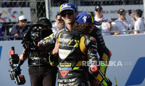 Pembalap MotoGP asal Italia yang memperkuat tim Mooney VR46, Luca Marini dan Marco Bezzecchi.