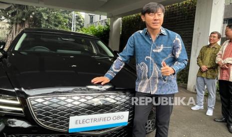 Pelatih timnas Indonesia, Shin Tae-yong di Hyundai Driving Experience SCBD, Jakarta, Selasa (14/5/2024).