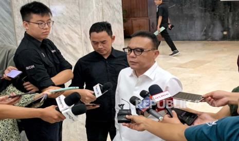 Wakil Ketua DPR Sufmi Dasco Ahmad mengeklaim, Komisi III bersama pemerintah yang diwakili oleh Kemenkumham sudah menyepakati revisi Undang-Undang Nomor 7 Tahun 2020 tentang Mahkamah Konstitusi (MK), di Gedung Nusantara III, Kompleks Parlemen, Jakarta, Senin (4/12/2023). 