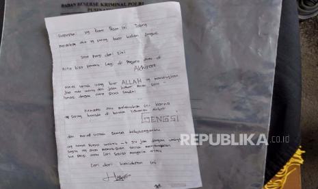 Surat yang ditulis pelaku HP  usai melakukan mutilasi korban di sebuah penginapan di Kaliurang, Sleman.