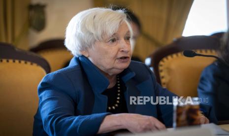  Menteri Keuangan Janet Yellen bertemu dengan Menteri Koordinator Bidang Kemaritiman dan Investasi Luhut Binsar Pandjaitan, Jumat, 16 September 2022, di Departemen Keuangan di Washington.