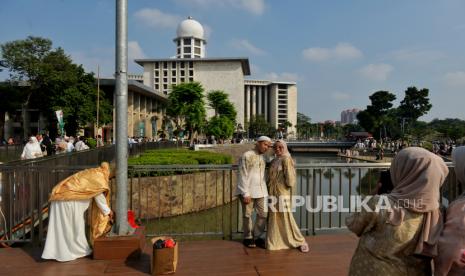 Suasana masjid istiqlal.