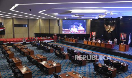  Rapat Pimpinan Gabungan (Rapimgab) terkait tiga nama calon Penjabat (Pj) Gubernur pengganti Anies Baswedan di Gedung DPRD DKI Jakarta, Selasa (13/9/2022). Rapimgab yang dihadiri oleh pimpinan sembilan fraksi memutuskan tiga nama yang akan diberikan kepada Menteri Dalam Negeri, yakni Heru Budi Hartono, Marullah Matali, dan Bachtiar. 