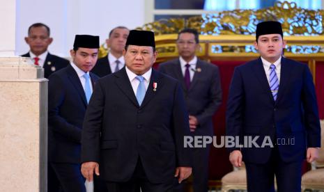 Presiden Prabowo saat pelantikan Ketua Mahkamah Agung (MA) serta Kepala Badan, Gubernur Lemhanas, Utusan Khusus Presiden, Penasihat Khusus Presiden, dan Staf Khusus Presiden pada Kabinet Merah Putih 2024-2029 di Istana Negara, Jakarta, Selasa (22/10/2024). Presiden Prabowo melantik Ketua Mahkamah Agung (MA) serta Kepala Badan, Gubernur Lemhanas, Utusan Khusus Presiden, Penasihat Khusus Presiden, dan Staf Khusus Presiden pada Kabinet Merah Putih 2024-2029.