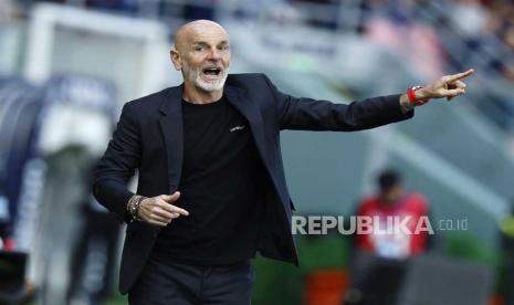 Pelatih AC Milan, Stefano Pioli.