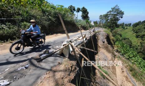 Banjir dan longsor kerap terjadi di kawasan pegunungan Lebak, Banten (Foto: ilustrasi longsor)