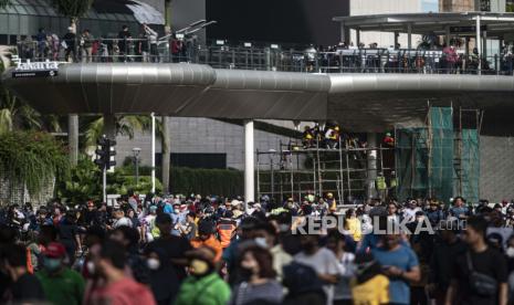 Sejumlah warga memadati Hari Bebas Kendaraan Bermotor (HBKB) di kawasan Bundaran HI, Jakarta, pada akhir November lalu. Kementerian Kesehatan menyebutkan bahwa peningakatan kasus konfrimasi COVID-19 disebabkan oleh munculnya subvarian baru dan menghimbau masyarakat  untuk memperketat protokol kesehatannya serta vaksin boster. ANTARA FOTO/Aprillio Akbar/nz