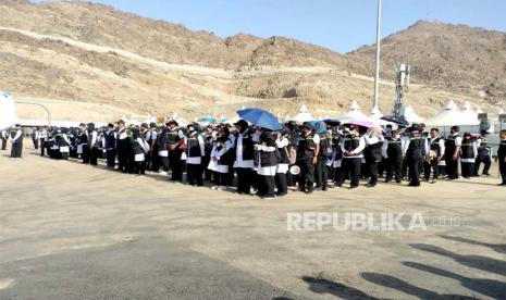 Sebanyak 400 lebih petugas Panitia Penyelenggara Ibadah Haji (PPIH) Daerah Kerja (Daker) Madinah bakal ditempatkan di 10 pos pemantauan jamaah di Mina. Kegiatan jamaah haji di Mina ialah titik paling kritis dalam prosesi ibadah haji.  