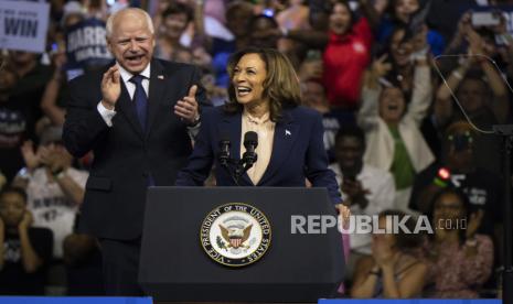 Kamala Harris dan Tim Walz.