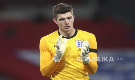 Kiper Inggris Nick Pope.