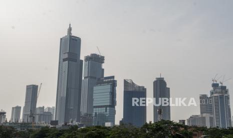 Suasana gedung bertingkat di Jakarta, Rabu (12/10/2022). Presiden Joko Widodo (Jokowi) mengatakan, neraca perdagangan Indonesia mengalami surplus selama 29 bulan terakhir ini.