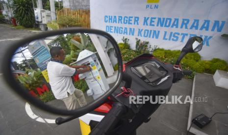 PLN Jambi meresmikan stasiun pengisian kendaraan listrik umum ( SPKLU) pertama di Provinsi Jambi yang menjadi komitmen bagi perusahaan listrik ini dalam mendorong penggunaan energi rendah karbon yang ramah lingkungan.