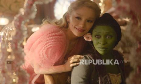 Foto adegan film Wicked yang dibintangi Ariana Grande. Film ini akan tayang di bioskop Indonesia mulai November 2024.