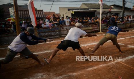 Wali Kota Surabaya Ikut Lomba Tarik Tambang Semarakkan HUT ke-77 RI (ilustrasi).