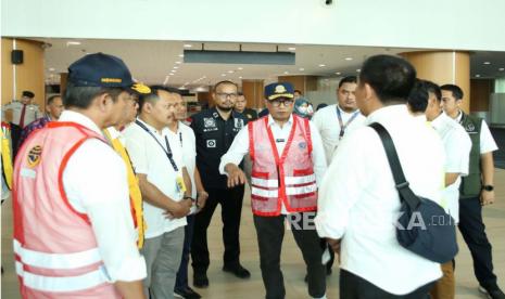 Menteri Perhubungan, Budi Karya Sumadi berkunjung ke Bandara Internasional Jawa Barat (BIJB) Kertajati, Ahad (19/3/2023). 