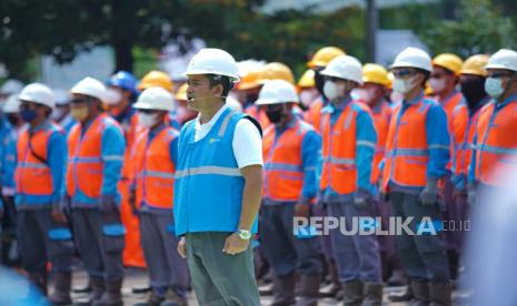 PT PLN (Persero) Unit Induk Distribusi Jawa Barat (Jabar) memastikan pasokan listrik dalam kondisi andal untuk masyarakat jelang perayaan Hari Raya Natal 2022 dan Tahun Baru 2023 dengan menerjunkan 3.461 petugas pelayanan teknik. (ilustrasi).