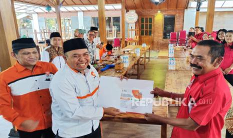 Pengurus DPD PKS Solo bersilaturahim dengan DPC PDIP Kota Solo di Pucangsawit, Kecamatan Jebres, Kota Solo, Jawa Tengah, Selasa (28/5/2024).