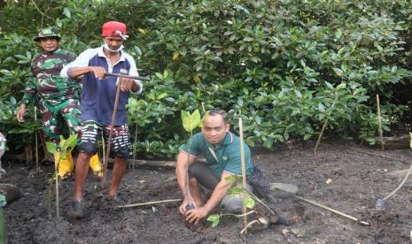 Jurus Kodim 1611/Badung Bali dan QNET Tingkatkan Jumlah Bakau Produktif di Taman Hutan Raya Ngurah Rai