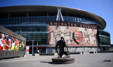  Pemandangan umum Stadion Arsenal Emirates di London, Inggris, 19 April 2021. Pada dini hari 19 April 2021 dua belas klub sepak bola Eropa, AC Milan, Arsenal FC, Atletico de Madrid, Chelsea FC, FC Barcelona, ??FC Internazionale Milano, Juventus FC, Liverpool FC, Manchester City, Manchester United, Real Madrid CF dan Tottenham Hotspur telah mengumumkan pembentukan Liga Super yang akan menyaingi kompetisi klub UEFA yang ada dan telah dikecam keras oleh UEFA.