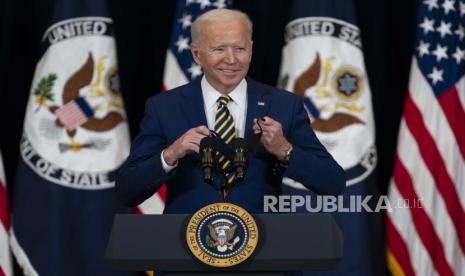  Presiden Joe Biden menyampaikan sambutan kepada staf Departemen Luar Negeri, Kamis, 4 Februari 2021, di Washington.