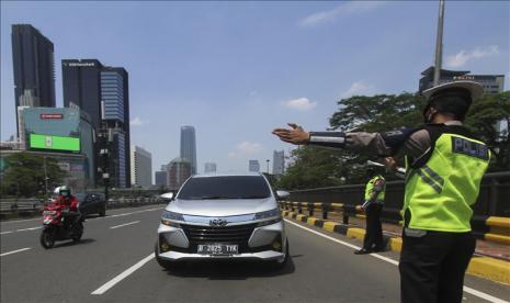 Organisasi Kesehatan Dunia (WHO) mengatakan Pemerintah Indonesia perlu mengantisipasi dan memitigasi tingginya mobilitas masyarakat ke pusat perbelanjaan dan rekreasi.