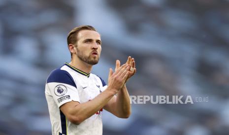  Harry Kane dari Tottenham bereaksi setelah pertandingan sepak bola Liga Premier Inggris antara Tottenham Hotspur dan Aston Villa di London, Inggris, 19 Mei 2021.