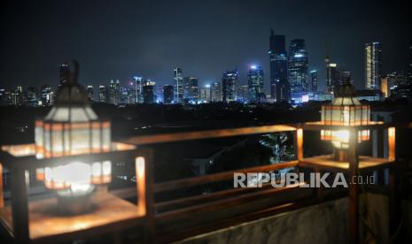 Ilustrasi gedung perkantoran di Jakarta. PT Bank Syariah Indonesia Tbk (BSI) memprediksi pertumbuhan ekonomi pada 2025 mencapai hingga 5,2 persen. 