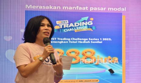 Direktur Retail Mandiri Sekuritas Theodora VN Manik. Mandiri Sekuritas menargetkan pertumbuhan dana kelolaan atau Asset Under Management (AUM) sebesar 40 persen pada tahun ini.