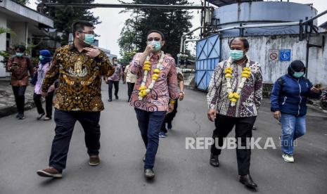 Wakil Menteri Perdagangan Jerry Sambuaga (tengah). Jerry Sambuaga menyampaikan apresiasi atas komitmen Bank Rakyat Indonesia yang siap mendukung Sistem Resi Gudang (RSG). Menurutnya kehadiran BRI penting dalam membangun ekosistem bisnis SRG.