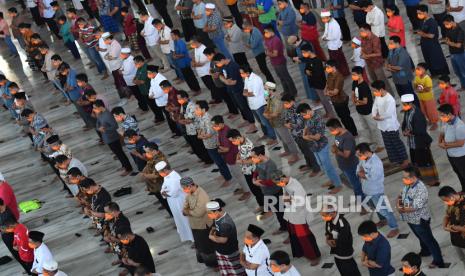 Tidak Shalat Jumat Tiga Kali Apakah Tergolong Kafir Republika Online