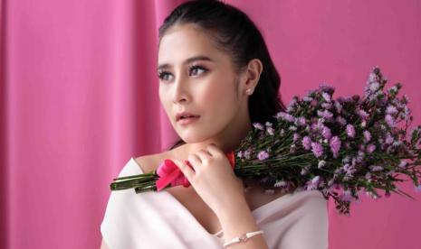 Prilly Latuconsina.