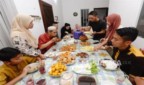 Ilustrasi buka puasa bersama.